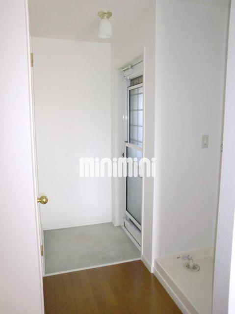 玄関　玄関スペースも広めでお気に入りの靴の収納に困りません。