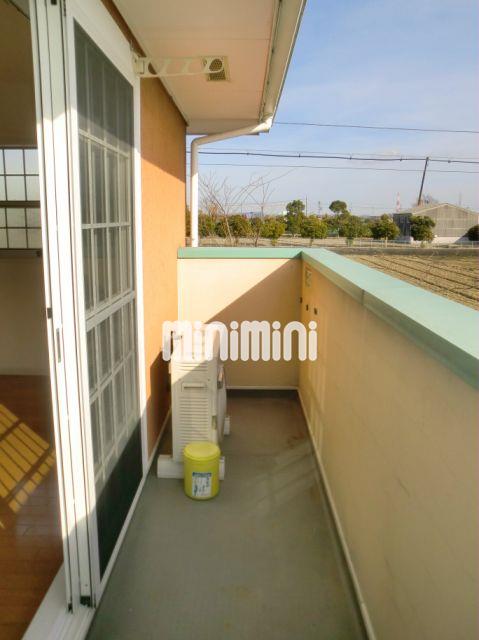 バルコニー　洗濯物がたくさん干せるベランダ。