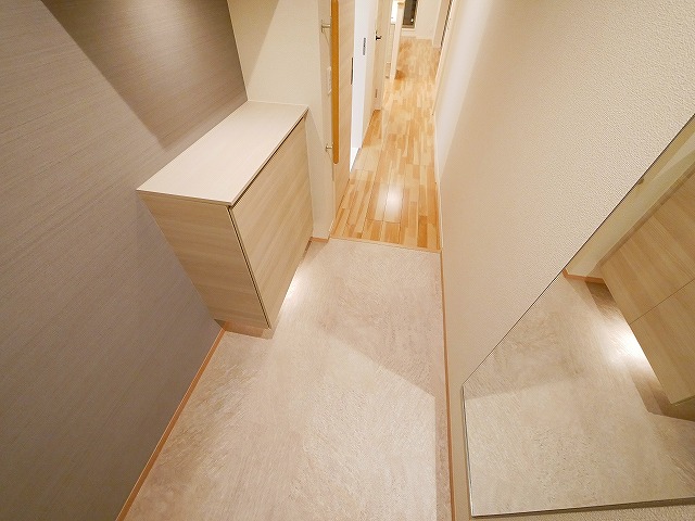 玄関　収納もある玄関です