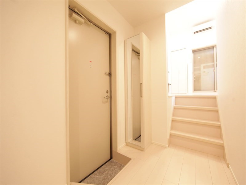 玄関　玄関　シューズボックス付（収納充実してます）