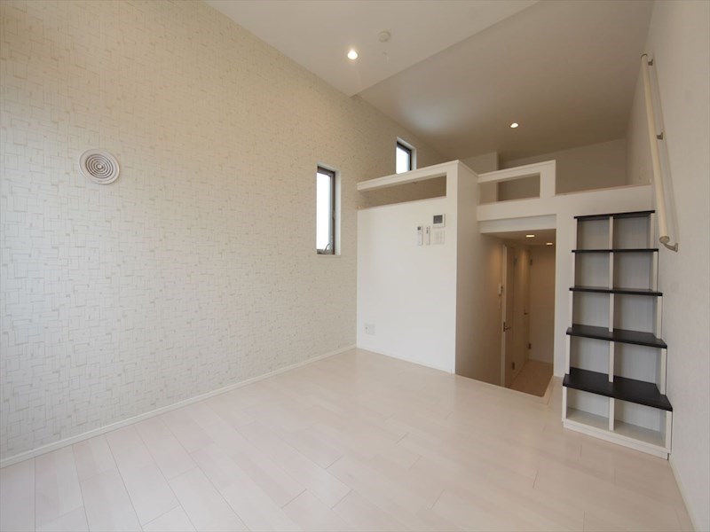 居室・リビング　洋室6.3帖　ロフト6.5帖（収納にも使えます）