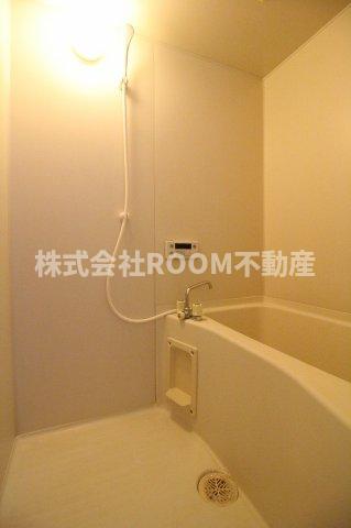 バス・シャワールーム　落ち着いた空間のお風呂です