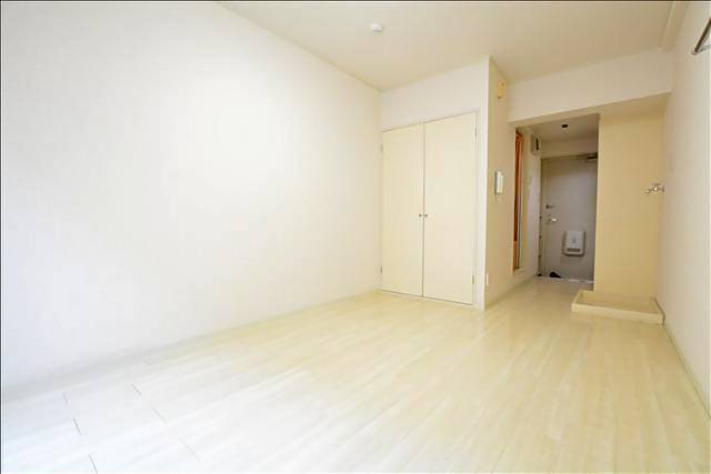 その他部屋・スペース　ベランダ側から見た居室です