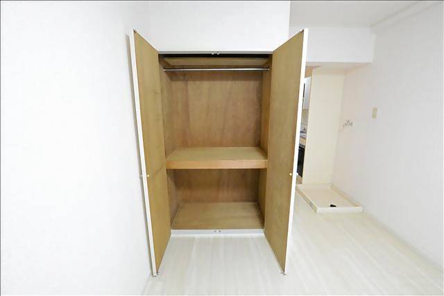 収納　奥行きのある大きな収納スペースです