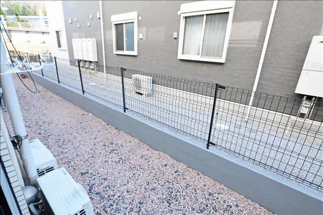 バルコニー　物干しもできます