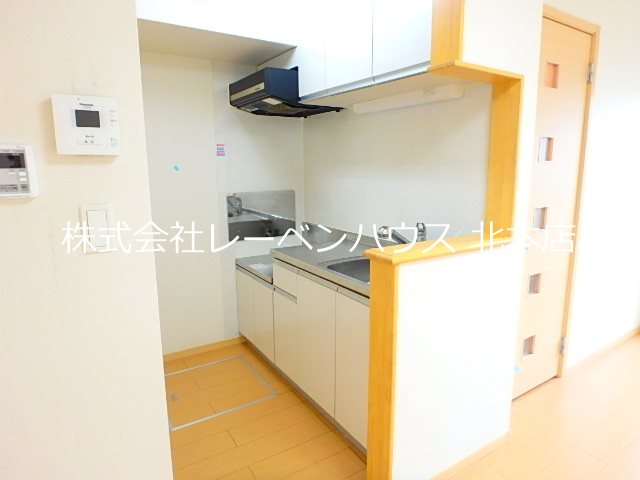 キッチン　同モデルの別物件参考写真です