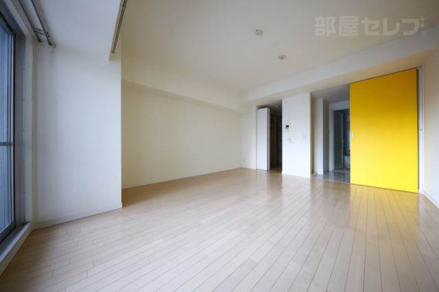 居室・リビング　８０２号室