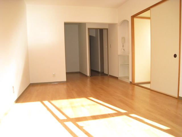 居室・リビング　※写真は別のお部屋です。現況を優先させて頂きます。