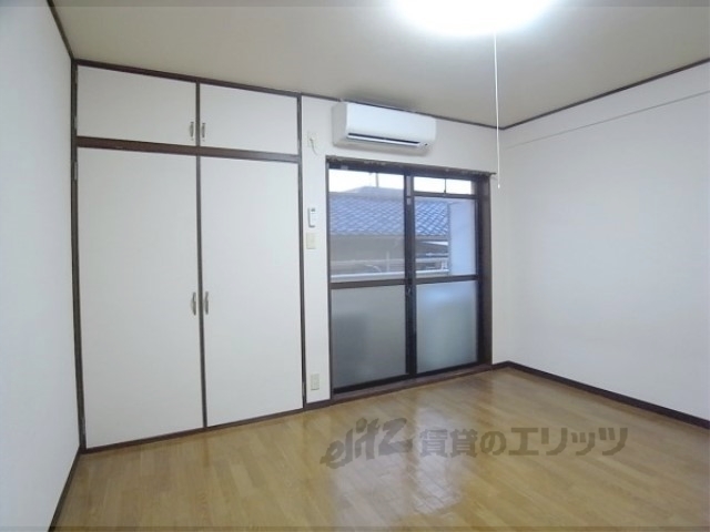 居室・リビング　立命館大学徒歩１分の立地です