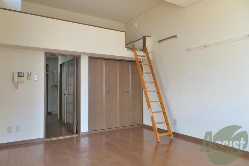 その他部屋・スペース　広々としたお部屋でゆったり休めます。ロフトも良い感じです。