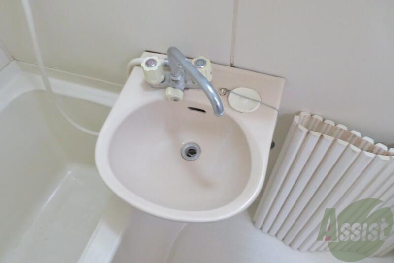 洗面設備　洗面はこちらでお願いいたします。歯磨きもバッチリです。