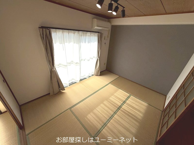 居室・リビング　アクセントクロスが映えるお部屋です！