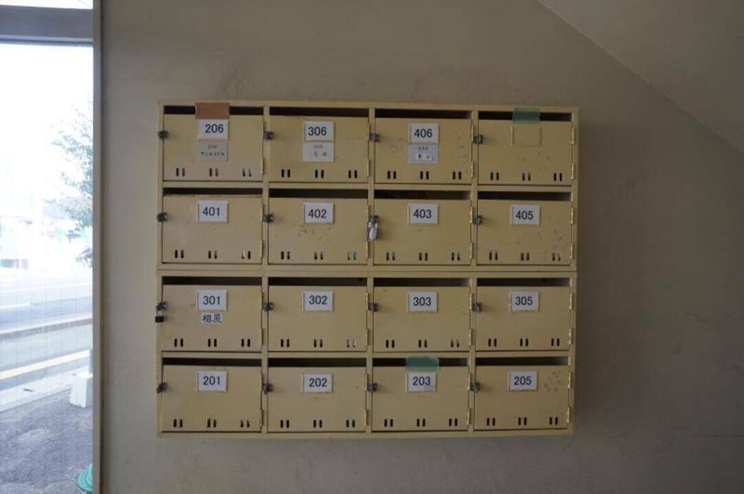 エントランス　メールBOX
