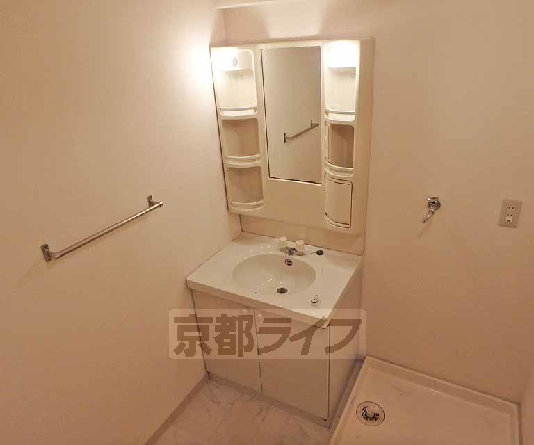 洗面設備　朝の支度はこちらでどうぞ