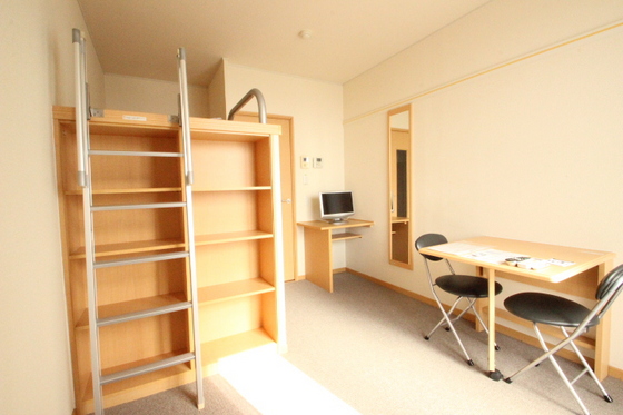 居室・リビング　※別部屋の写真です