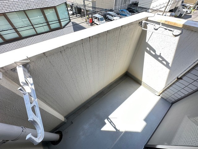 バルコニー　他号室のものを使用