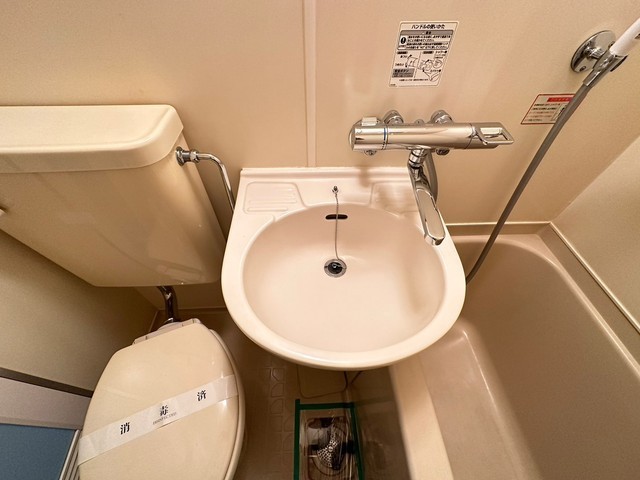 洗面設備　他号室のものを使用