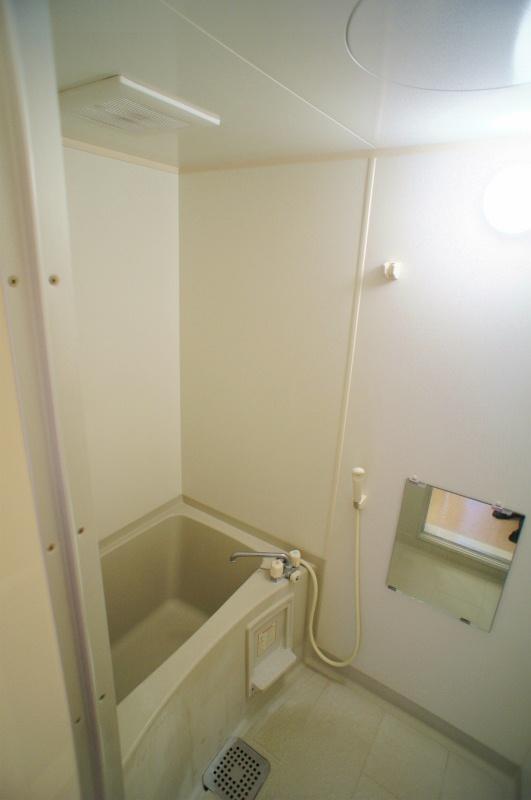 バス・シャワールーム　お風呂です