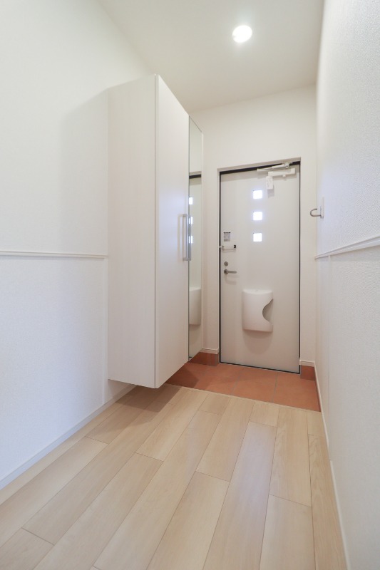 玄関　図面と現状に相違がある場合には現状を優先