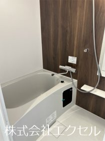 バス・シャワールーム　浴室乾燥機能付きです。