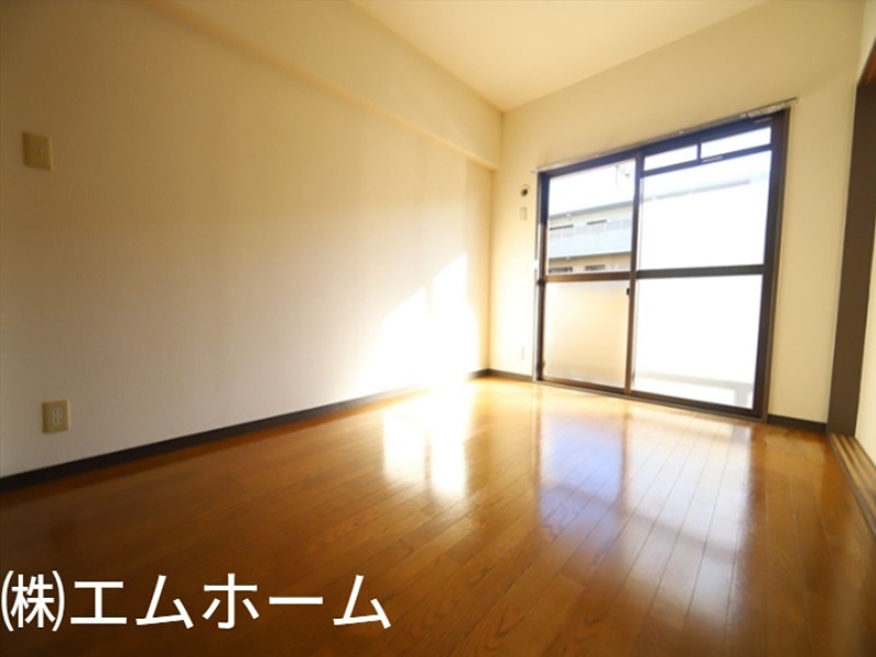 その他部屋・スペース　洋室6帖　南面バルコニー