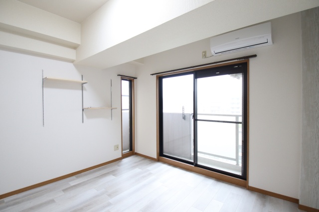 居室・リビング　※別部屋参考写真です。