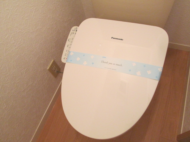 トイレ　温水洗浄便座付き