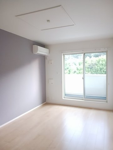 居室・リビング　こちらのリビングで趣味の時間をお楽しみください