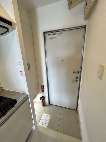 玄関　※同タイプ　別部屋参考写真