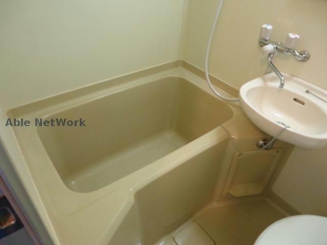 バス・シャワールーム　※同物件別部屋の写真です。