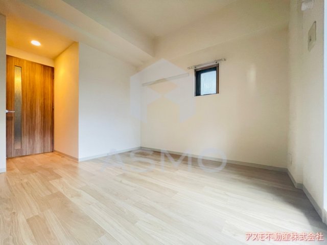 居室・リビング　同マンション別部屋参考写真