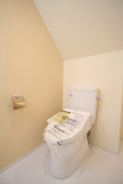 トイレ　※別室の参考写真の為、現況優先です。