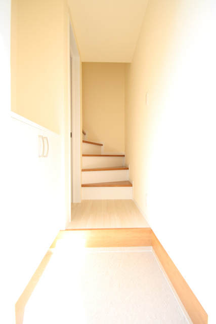 玄関　※別室の参考写真の為、現況優先です。