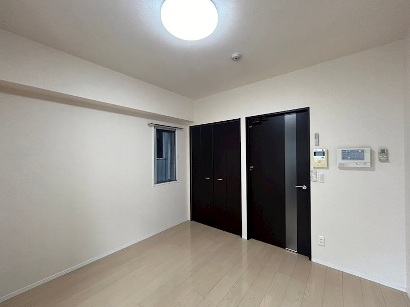 居室・リビング　反転タイプ