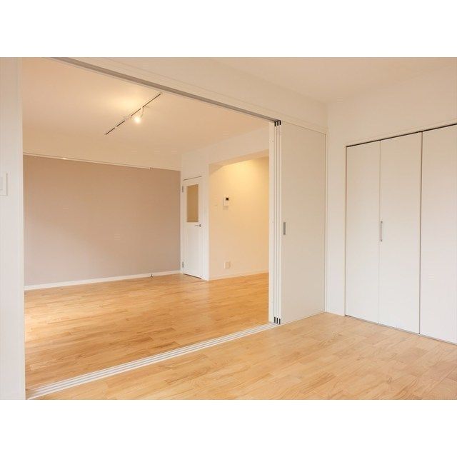 居室・リビング　※別部屋の参考写真です。