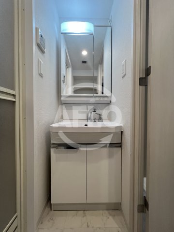 洗面設備　ソルテラス阿波座ウィズ　独立洗面台