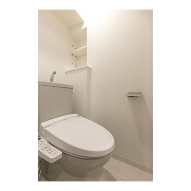 トイレ　※写真は同タイプ住戸です。