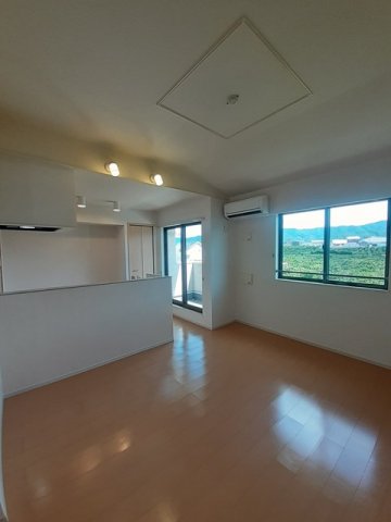 居室・リビング　ゆったり過ごせる居間です