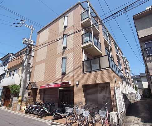 ヒューマンハイツ御室の外観写真