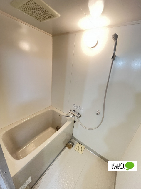 バス・シャワールーム　３０６