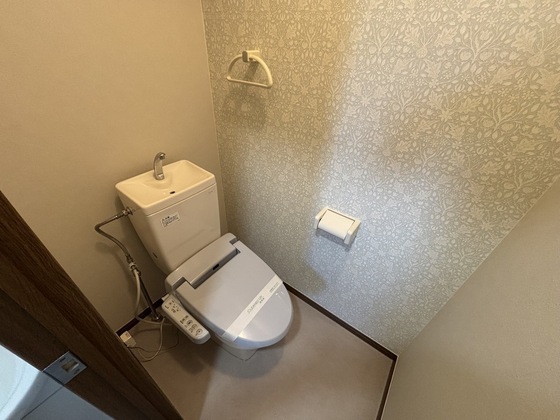 トイレ　※別号室のお写真です