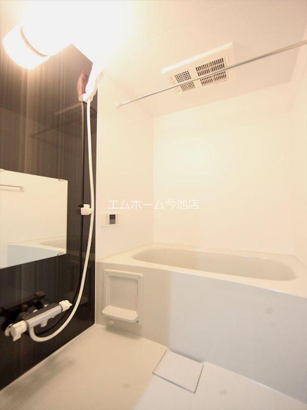 洗面設備　追い焚き・浴室暖房乾燥機能付バス