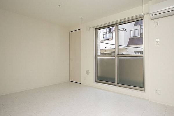 居室・リビング　（別タイプ参考写真）アミル中十条　北区中十条3