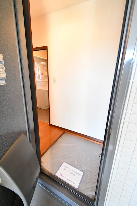 玄関　他部屋玄関