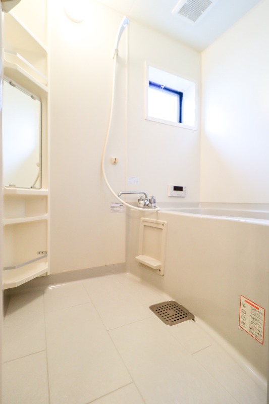 バス・シャワールーム　図面と現状に相違がある場合には現状を優先