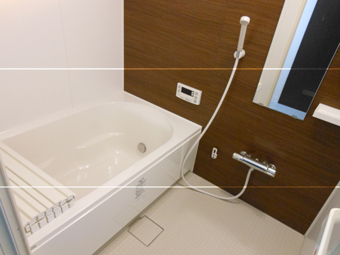 バス・シャワールーム　■浴室