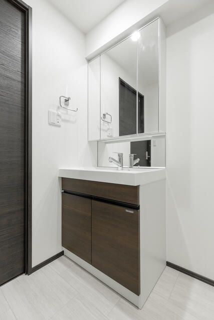 洗面設備　スペースが確保できる洗面所です