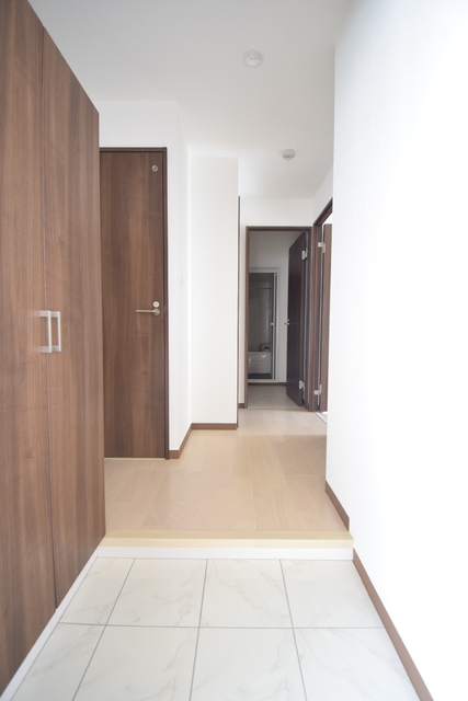 玄関　玄関から見える廊下です★