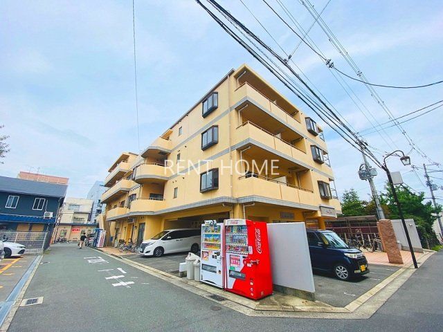 建物外観　EV付・RC造の４階建てのマンションです。