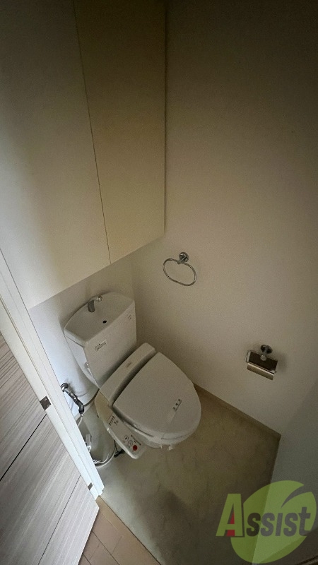 トイレ　ウォシュレット付いてます。